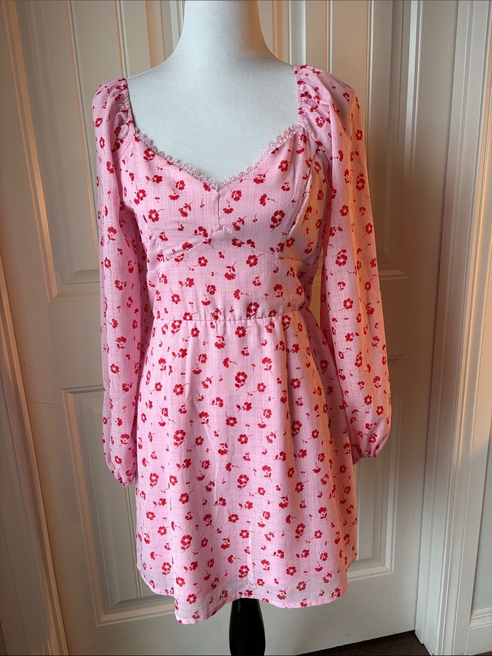 NWT 🩷 Pink Floral Long-Sleeve Babydoll Dress